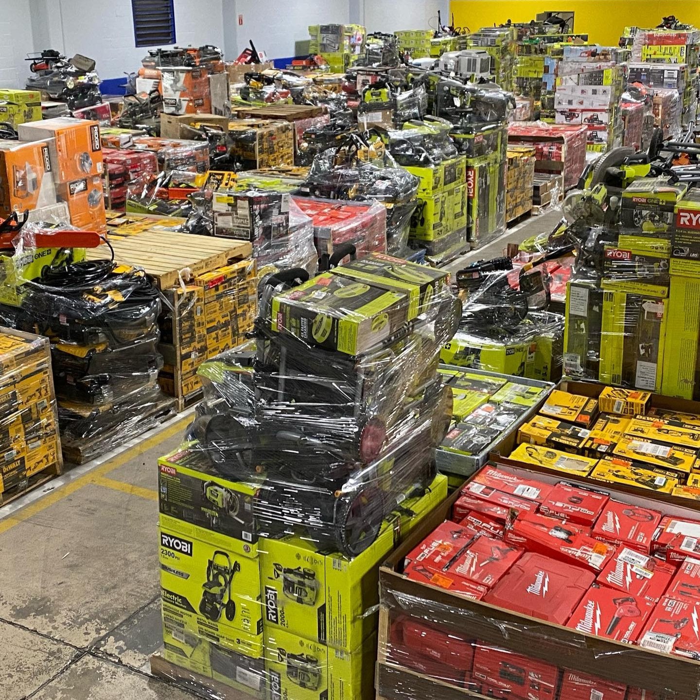 🌞Summer Sale is Heating Up!🏖️MIXED TOOLS PALLET – LOT ID: 251537 – Untested Customer Return